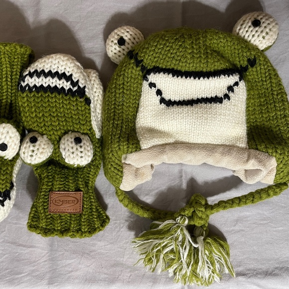 KYBER TODDLER/KIDS' FROG HAT & MITTENS / NEW / RARE & HTF - Picture 1 of 2